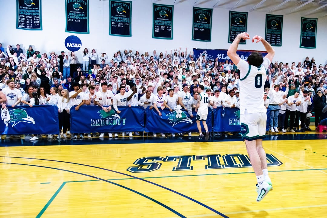 EndicottCollege's tweet photo. ICYMI: Your No. 13 nationally ranked Gulls are CNE Champs 🏆🔥 Endicott men’s basketball led wire-to-wire in an 87–66 win over Western New England on Sunday, opening the title game on a historic 16–0 run.

📸: Bradley Griffin ’28 &amp; David Le ’10

#ThisIsEndicott https://t.co/hLR50NFgs4