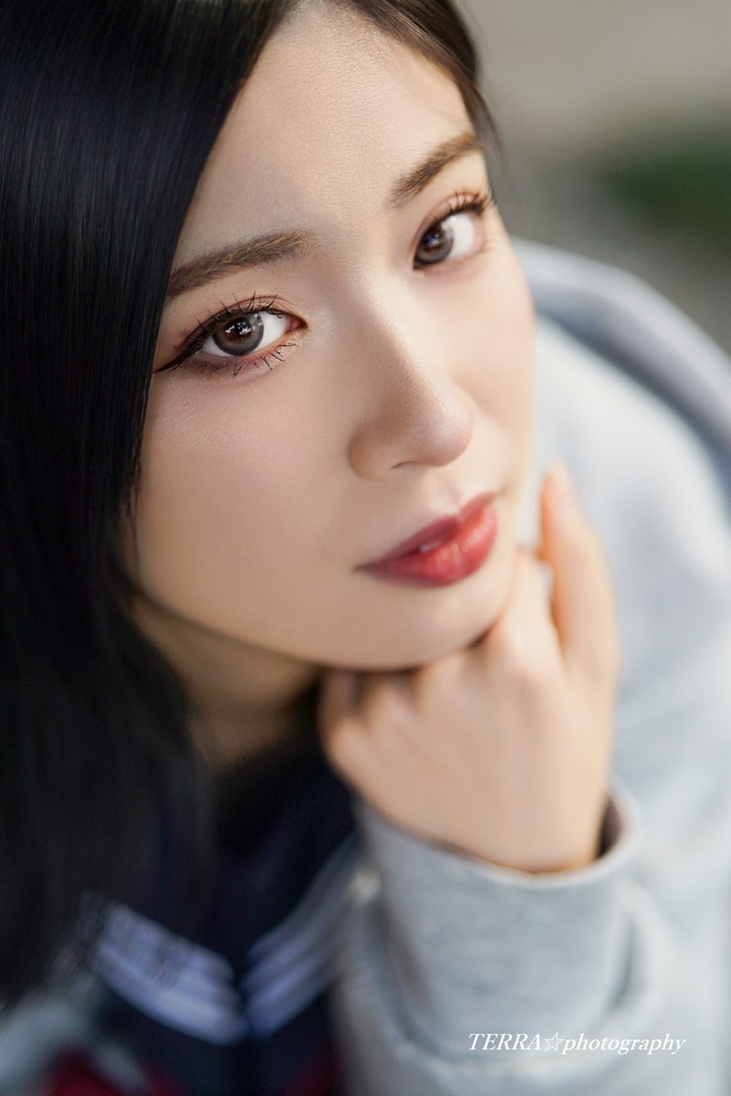 「EYES」   
Model：夏乃華さん   
Location：福岡県直方市
<a href="/kanoka_nagasaki/">夏乃華(かのか)￤長崎￤被写体￤モデル</a>
<a href="/cotosatsu/">ことり撮影会 福岡</a>
#portrait 
#ことり撮影会 
#SONY 
#SAMYANG
#AF75mmF18FE