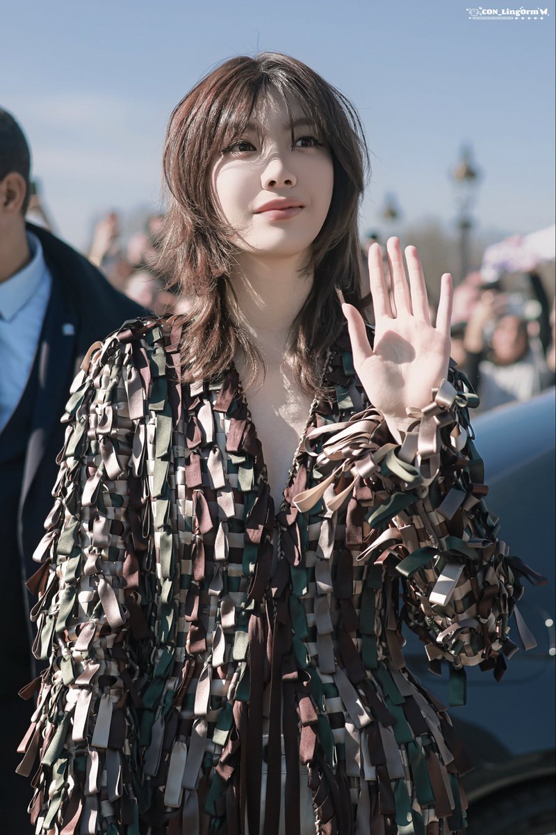 Con_Lingorm's tweet photo. 𝐑𝐚𝐝𝐢𝐚𝐧𝐭

LINGORM BA DIOR AT PFW26
#LingOrmDiorAW26
#OrmKornnaphat  #LingOrm #Dior #DiorAW26 #PFW  @Dior  @ormmormm https://t.co/4qbTRM4twG