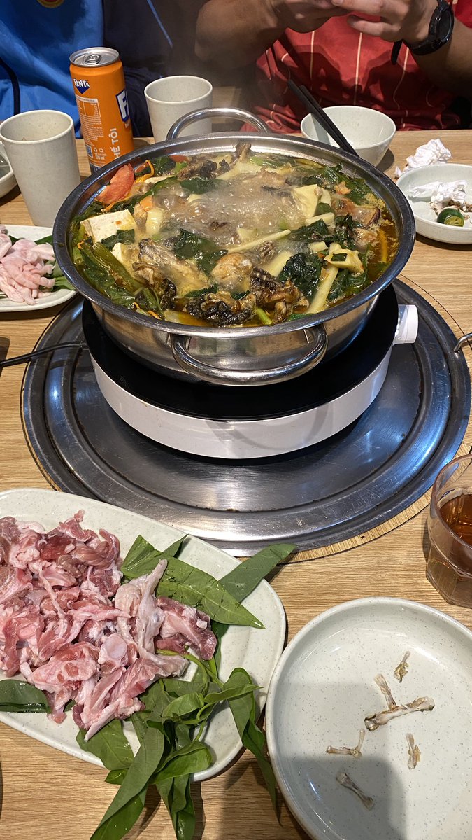 V_D_H_2203's tweet photo. Mời các fwb ăn lẩu ạ, trời lạnh ăn lẩu đúng bài🤣 https://t.co/wK7M2Y5XIy