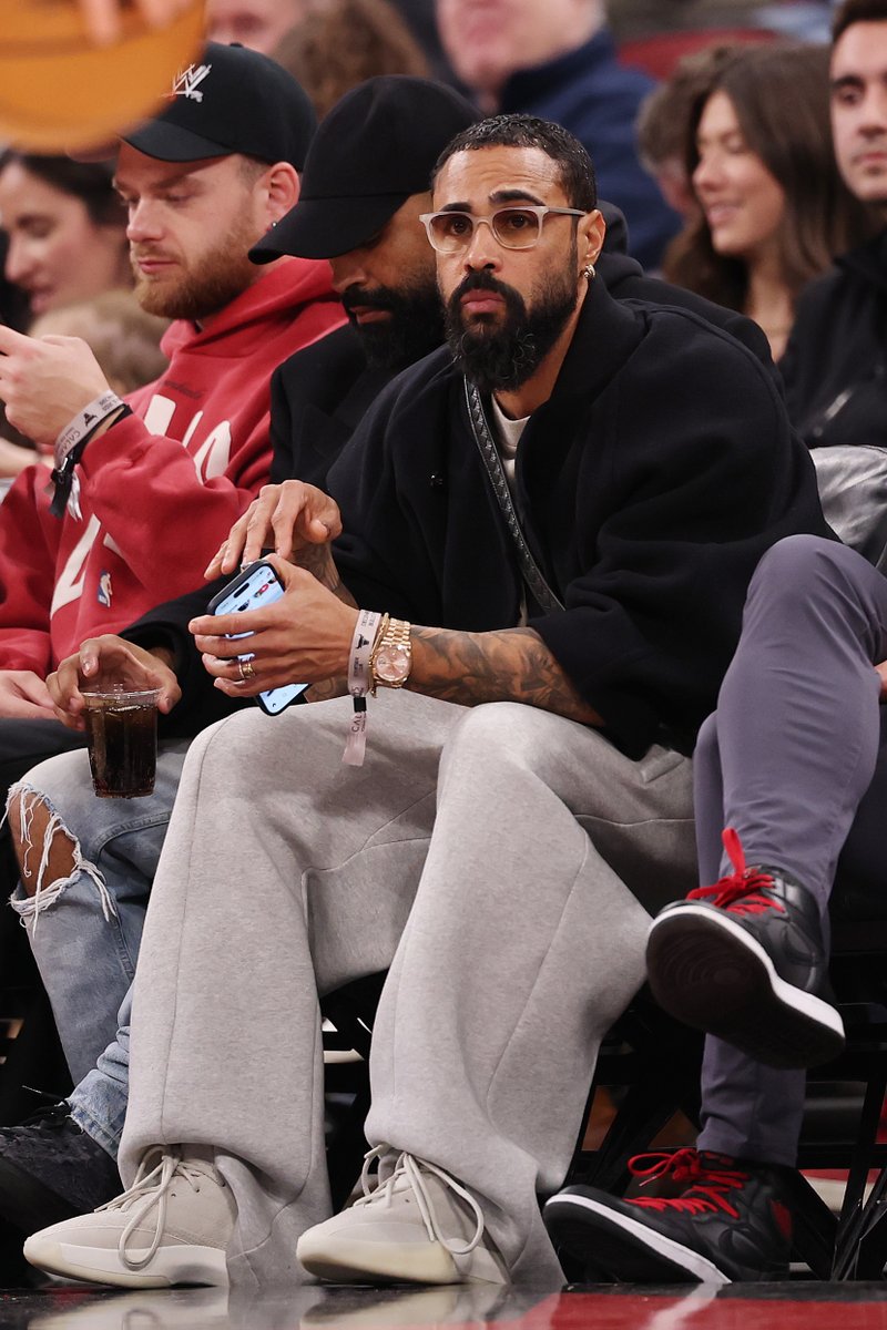 Complex Sneakers tweet media