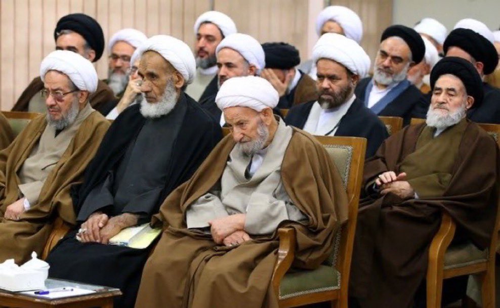 🚨| ÚLTIMA HORA: La Asamblea de Expertos se reunió en Qom para votar sobre el próximo “Líder Supremo” y buscar el próximo sucesor de Ali Jamenei. Israel simplemente los bombardeó a todos. 🇮🇱🔥 El régimen de Irán está siendo decapitado de tajo.