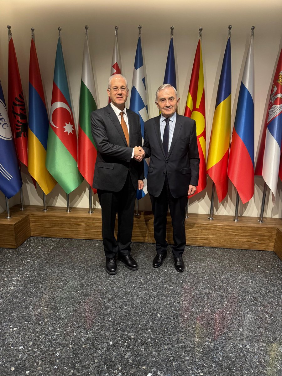 Lazar Comanescu tweet media