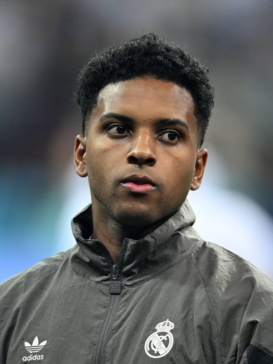 (fan) REAL MADRID FANS 🤍 tweet media