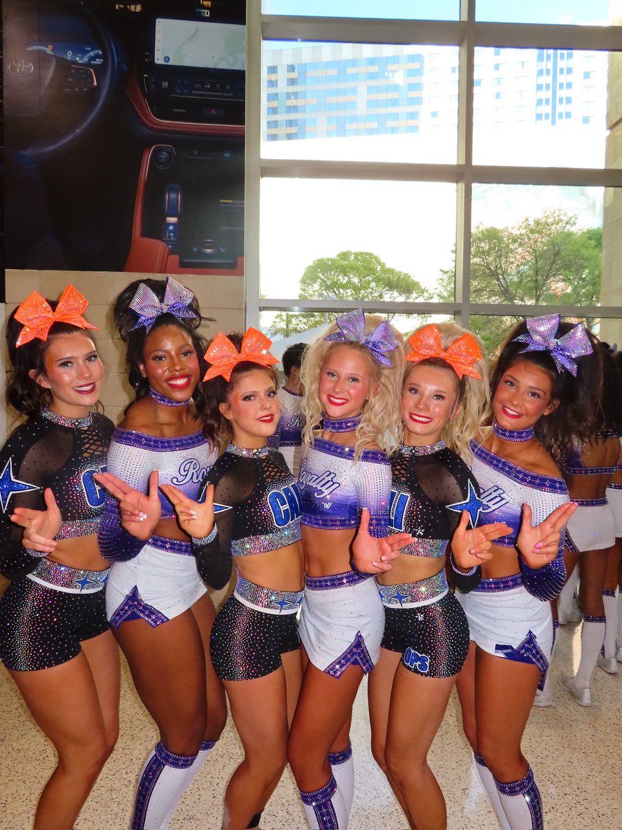 Issy_rileyy's tweet photo. royalops 🧡💜 https://t.co/XshSBtTBeT