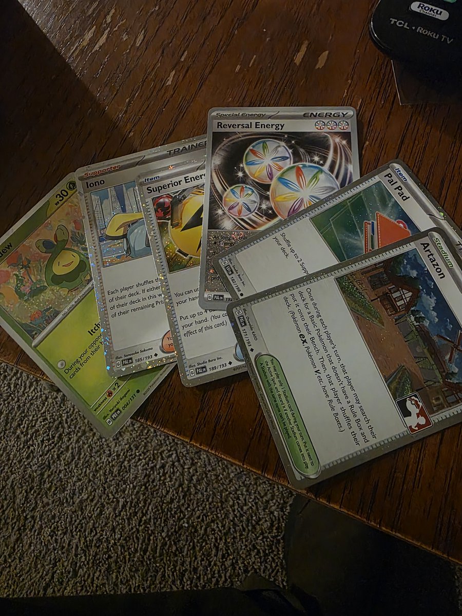 Last weeks challenge i did kinda ass (used absol box), this weeks monday local i got 5th going 3-1-0 with emmas 2nd place flareon box list (would've had a better record but i prized a Hilda 💔)