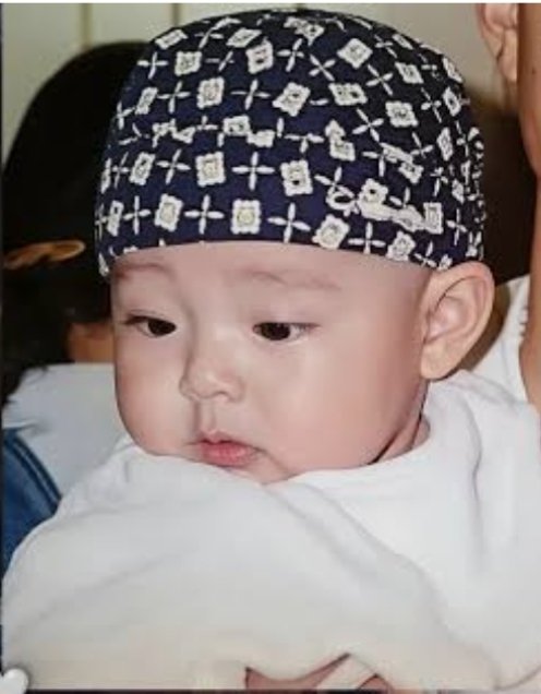 tuixiah's tweet photo. กุรู้แล้ว ทำไมอ้วนหลานกุถึงแก้มห้อย #กานต์นที https://t.co/TUd3oB0RcV