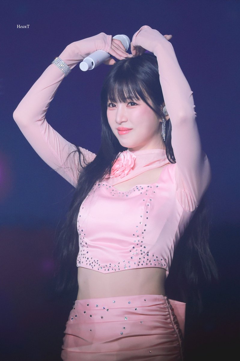 보고싶은 내 사랑아
행복한 하루였길 바라
다시 돌아 봄이 와도 우리 여전하길 
(<a href="/Apinkpcr/">박초롱</a>)
#Apink #에이핑크
#박초롱 #초롱 #Chorong
#HAPPY_CHORONG_DAY