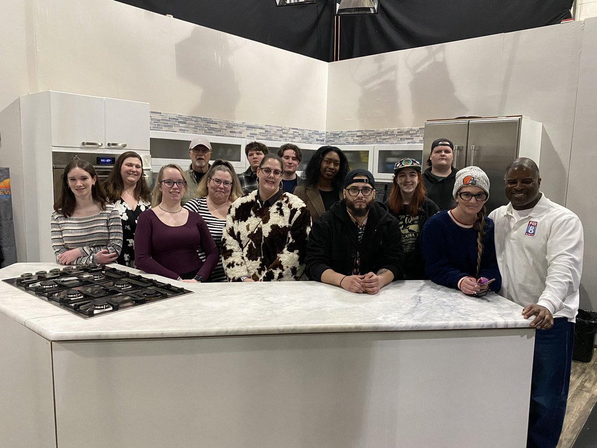 DJonesFox8's tweet photo. Last week I spent some time giving a tour of our station to the students of Lorain County Community College @lorainccc . They had a great time and was amazed at all the work it takes to put on a newscast. #clewx #ohwx #fox8cleveland https://t.co/bj4rOqEVgZ