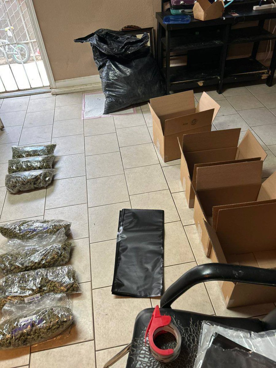 packsman_'s tweet photo. Getting everything ready for shipment keep the orders coming https://t.co/TbqkLh8tpi
