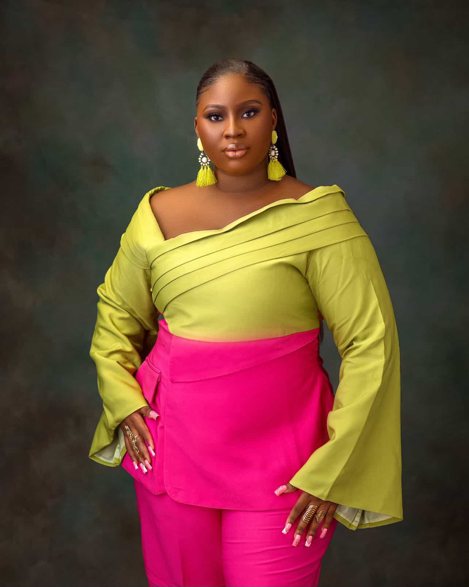 kathie_wayne's tweet photo. Day 16 of posting my business here everyday till you get familiar and patronize me✨

Recreated this style for my client in the most vibrant colors and it came out so good!!

DM for your custom made outfits and bookings, let's create your dream fit!  

Please kindly repost 🙏🙏  
#WomenInSuits #CustomSuits #TheSuitmaker
