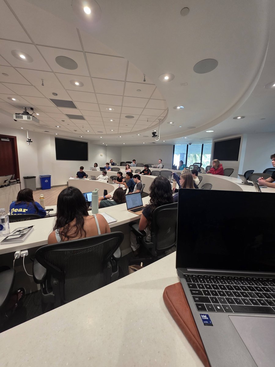 UMiamiHistory tweet media