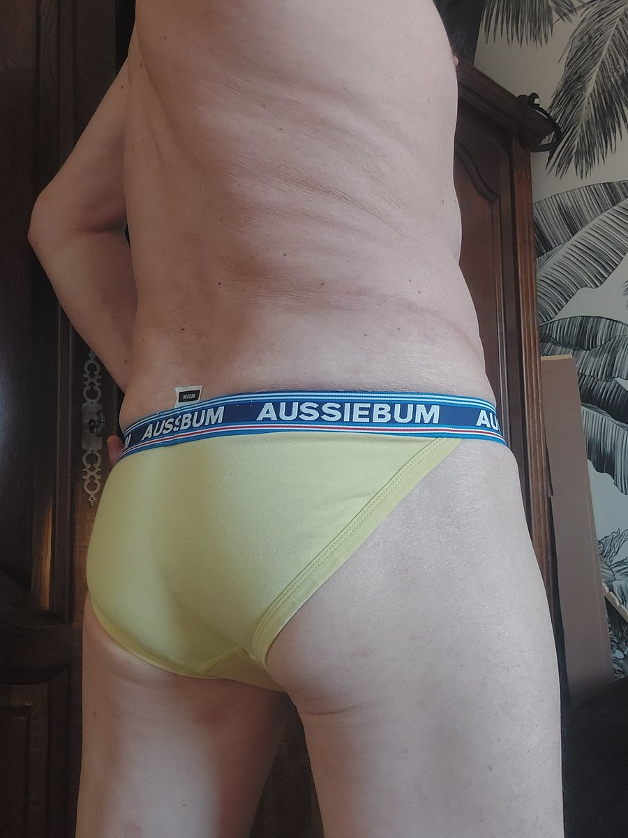 CBrownisback's tweet photo. @myunderweargasm I agree, @myunderweargasm ! Make love, not war ! https://t.co/Nvluc2nHfg