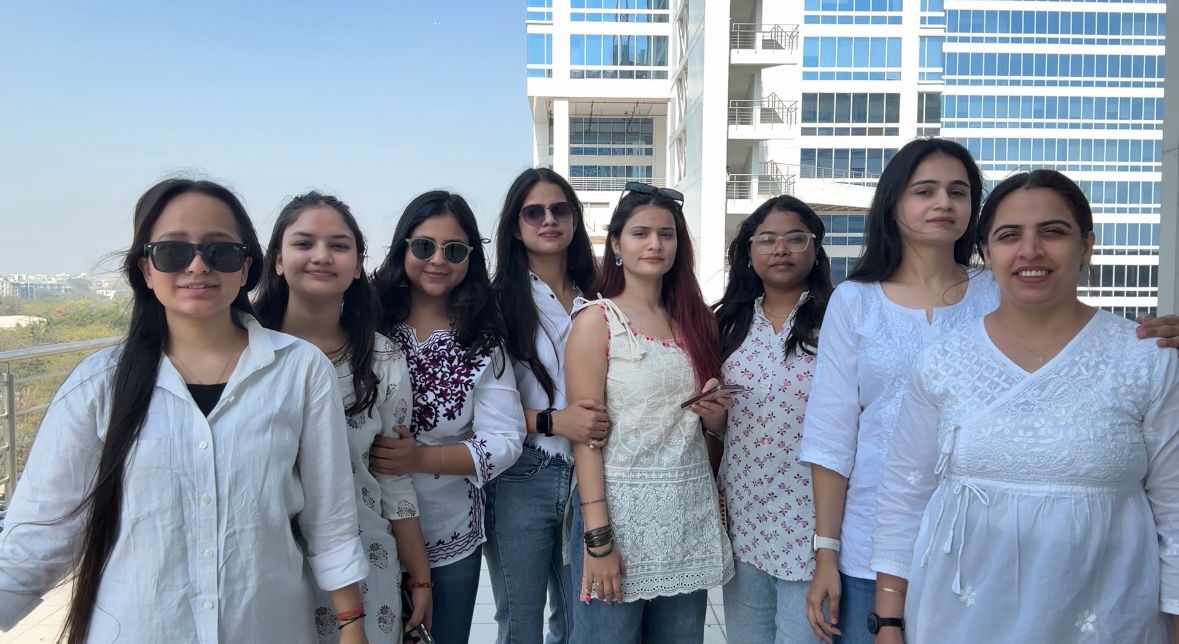 3RInfotech's tweet image. Our team at @3RInfotech celebrated Holi with lots of colors, smiles, and positive energy.

Wishing everyone a joyful and colorful Holi!

#HoliCelebration #TeamSpirit #3RInfotech #WorkCulture