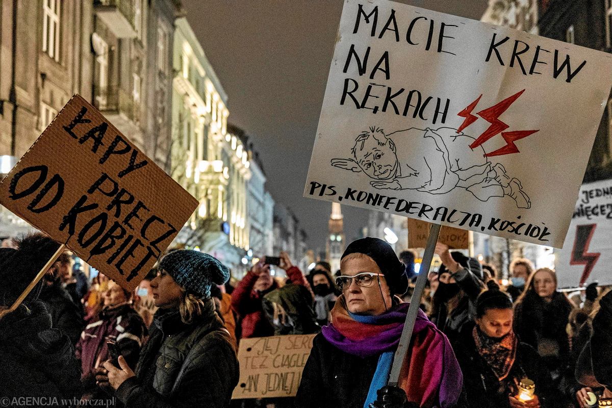 Proszę Was o wyjątkowo mocne podawanie tego wpisu dalej i pokazywanie go ludziom, którzy nie mają konta na X. Zobaczcie jak w listopadzie 2021 <a href="/donaldtusk/">Donald Tusk</a> wykorzystał śmierć z winy lekarzy, którzy dziś zostali za nią prawomocnie skazani. Przypomnijcie sobie te marsze.