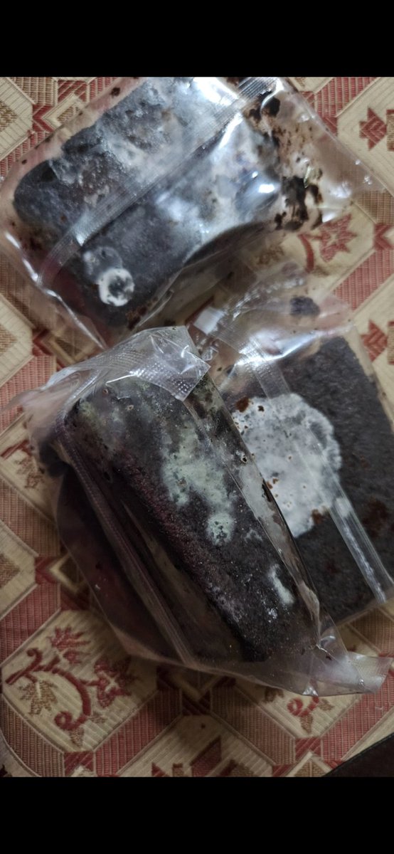 AshishPiyu's tweet photo. @CRED_support  Received fungus-infected Protein Brownies from The Snack Company (Ordered 30/01/2026). All packs spoiled.
Order IDs: 4L62JNN2P28, ERVDL44EW0L, 08V9XP6WD80, 9E22LQZXP3, ZLZ2WVR0S9P.
This is a serious food safety issue. Requesting immediate refund. Photos attached. https://t.co/nPG9OSwaLs