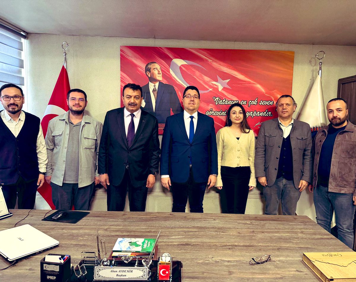 Kayu_Tamer's tweet photo. KAYÜ Turizm Çalışmaları Uygulama ve Araştırma Merkezi Müdürümüz Doç, Dr. Reha Kılıçhan, yönetim kurulu üyeleri ile beraber Kayseri Lokantacılar ve Pastacılar Odası Başkanı Sayın Altan Aydemir’i ziyaret etti. Görüşmede gelecekteki işbirlikleri konusunda istişarelerde bulundular. https://t.co/BtgkxOBoXj