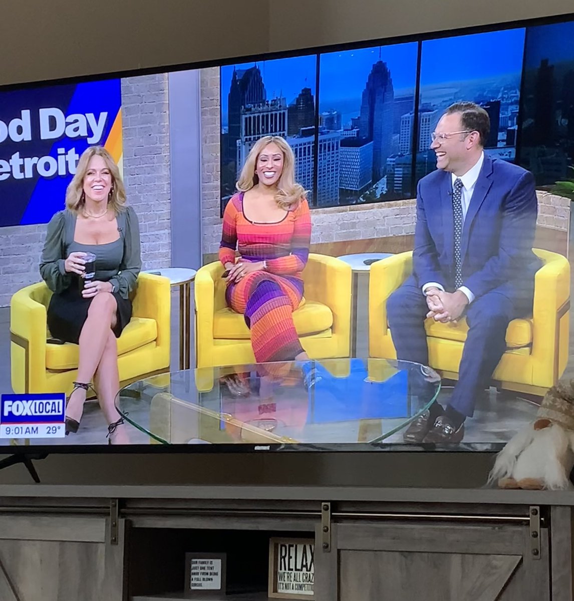 AshWow11's tweet photo. #gooddaydetroit 

Happy 3 hour broadcast day to the best broadcasting crew around! Y’all are amazing so this extra hour will be a breeze! Love the fact that we get more time to hang with you guys in our living rooms!! Love you guys! ♥️💯🎉 Congrats!!! https://t.co/2bBo3ub3xW