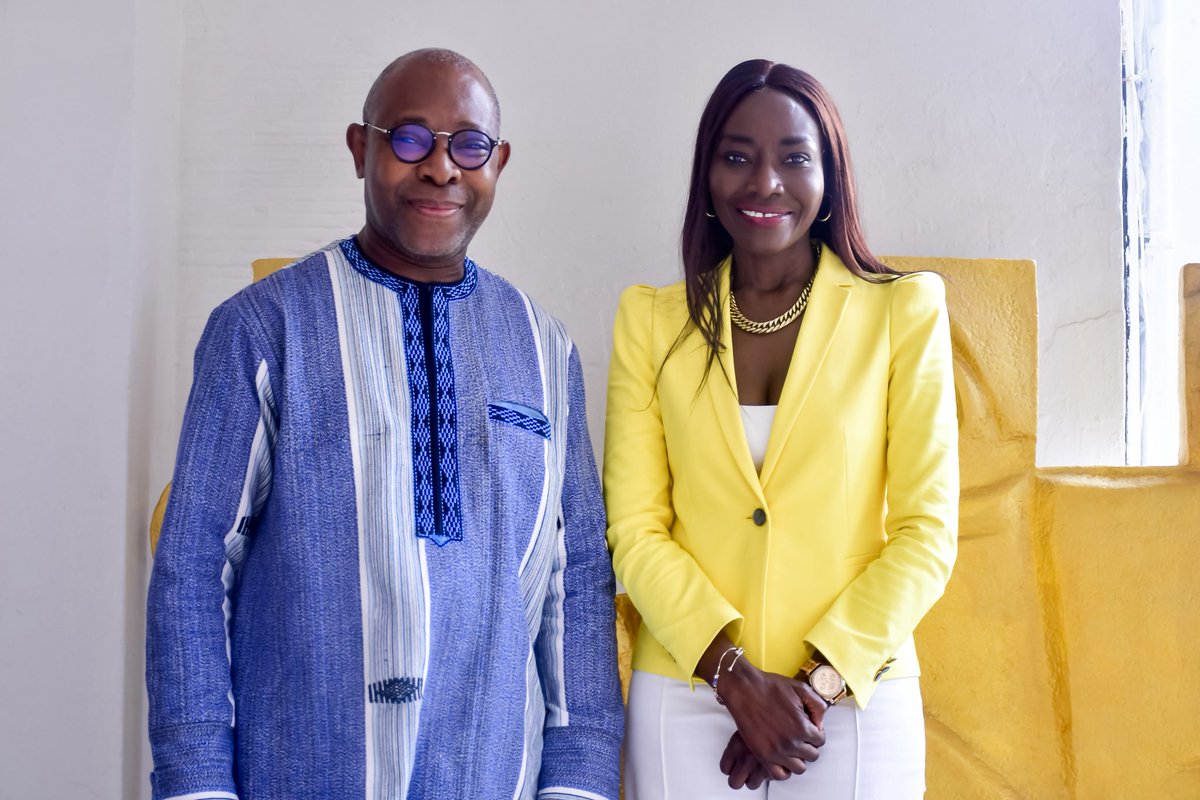 Coumba_Gawlo's tweet photo. Fructueux échanges avec le ministre du Tourisme, de la Culture et des Arts du Togo, M. Isaac TCHIAKPE, dans le cadre des préparatifs de la prochaine édition du Festival international Chant des Linguère au Togo.
#coumbagawlo #tendance #artist #togo #Music #fashion #Africansinger https://t.co/cmBUjrJCwG