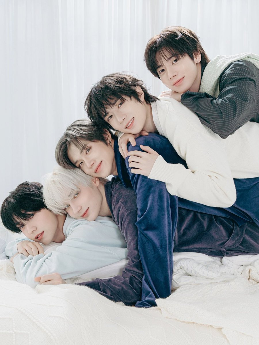 sonnetxt's tweet photo. 🎂🐰🦊🧸🐿️🐧 #칠년을_넘어_투바투의_여행은_계속될거야 https://t.co/eCi47zCIT7