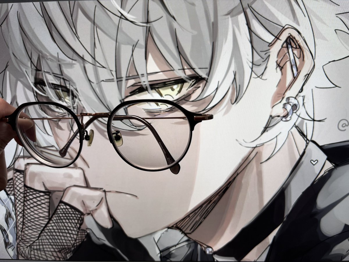 カドックで流行りのメガネ