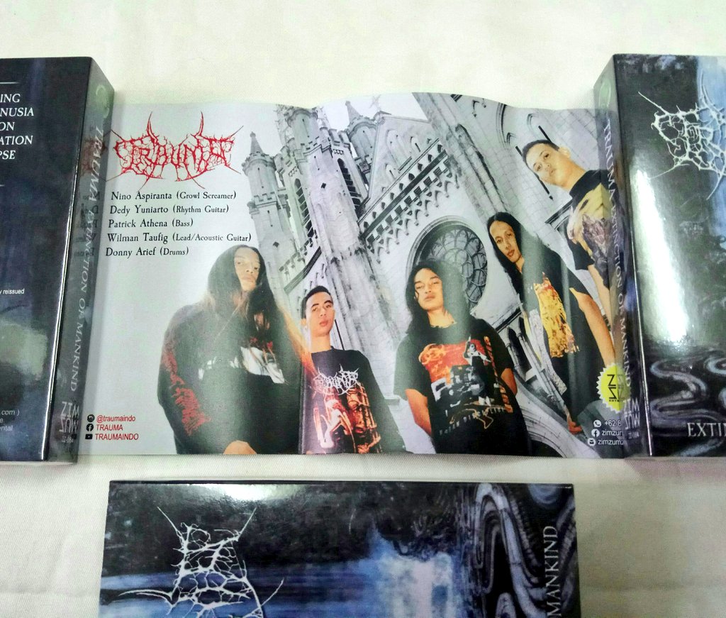 WR STORE tweet media