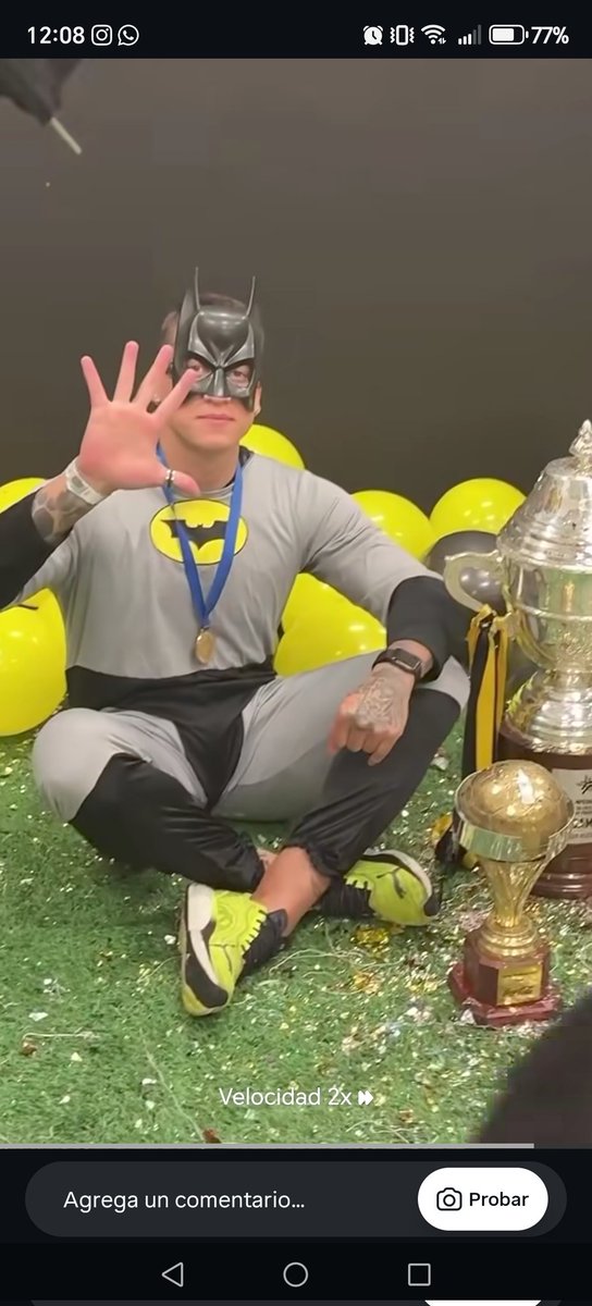 Jonathan18915a0's tweet photo. @elmatidelcap_ Pasa que es Batman https://t.co/nVklgaln9i