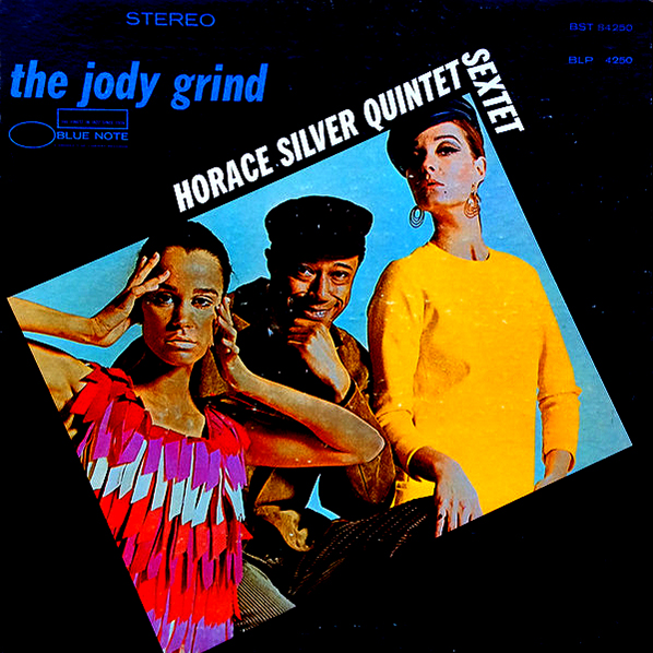 晴れの午後。午後のひとときを、お気に入りの「ブルーノート4200番台