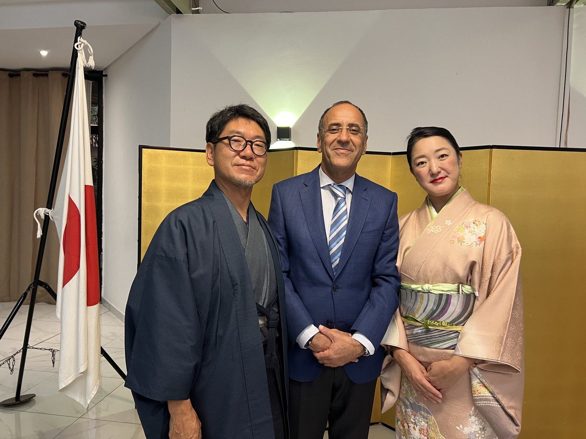 L’ambassadeur Abdellah Sbihi a pris part à la cérémonie haut en couleurs organisée par son frère Yoshio Ando ambassadeur du Japon à l’occasion du 66ème Anniversaire de Sa Majesté l’Empereur du Japon, moment solennel pour mettre en relief l’excellence de nos relations bilatérales.