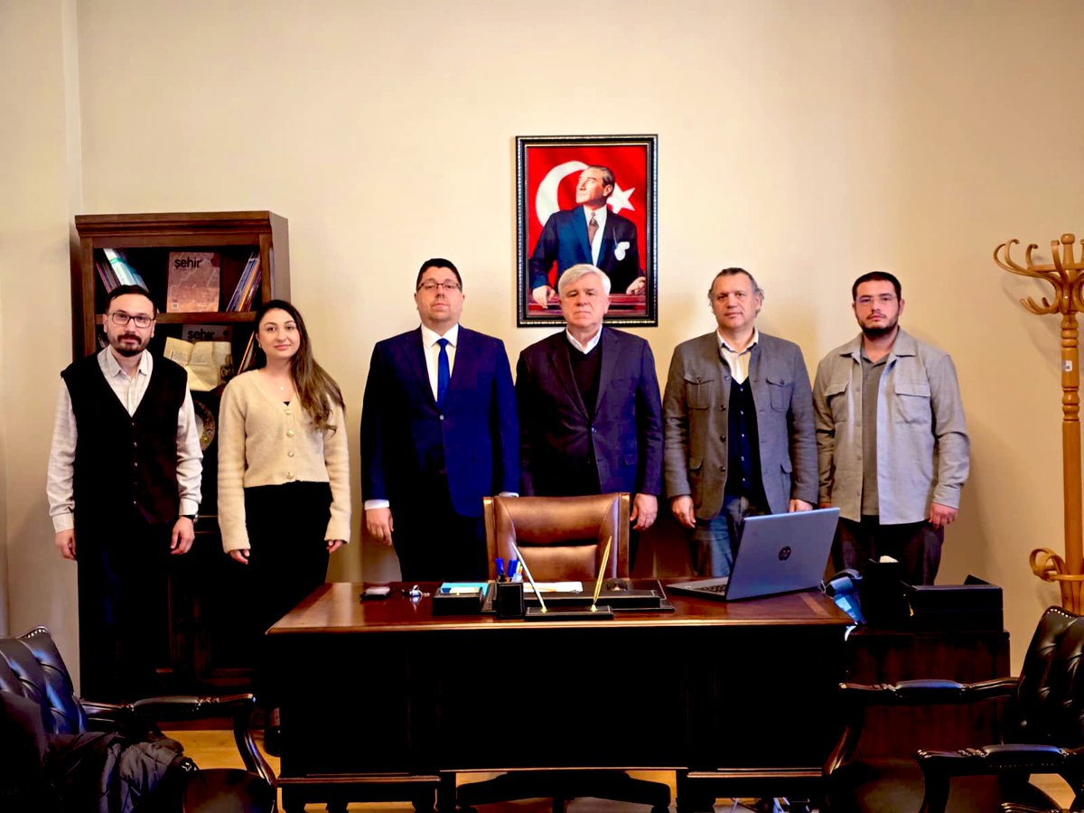 Kayu_Tamer's tweet photo. KAYÜ Turizm Çalışmaları Uygulama ve Araştırma Merkezi Müdürümüz Doç, Dr. Reha Kılıçhan ve yönetim kurulu üyeleri Kayseri Kent Konseyi Başkanı Sayın Ahmet Serdar Altuntuğ’u ziyaret ettiler. Görüşmede gelecekteki işbirlikleri konusunda istişarelerde bulundular. https://t.co/nLkM4Nrmnz