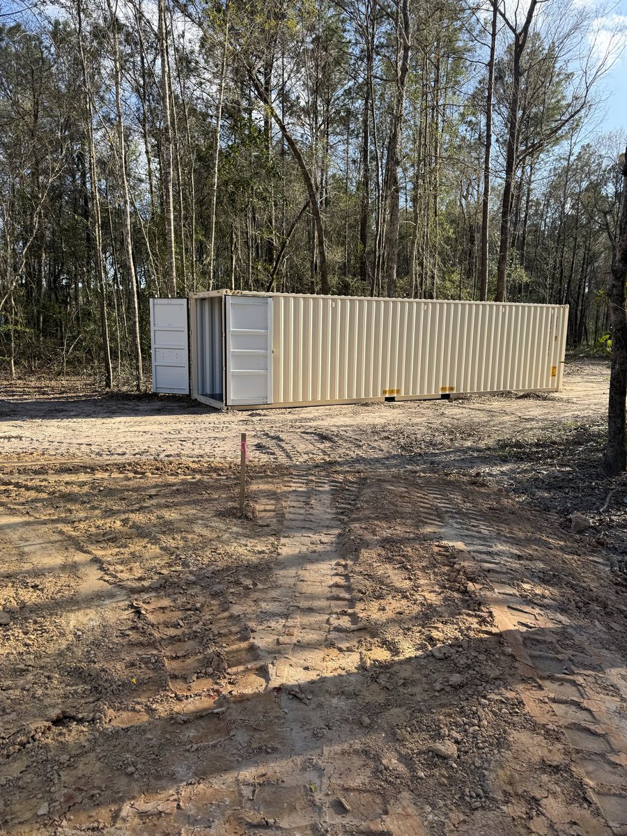 BannedPhysics's tweet photo. I strongly encourage younger Americans to consider looking into building your own home from the ground up (settling the land as it were)

These ridiculous prices and shoddy construction of houses in HOA nightmare communities are not worth it https://t.co/HxwI0M8RFP