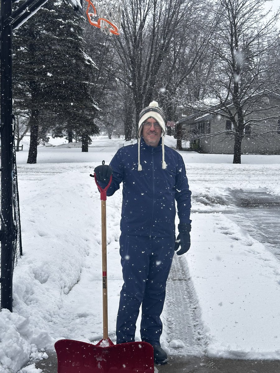 Monday Q Info tweet media