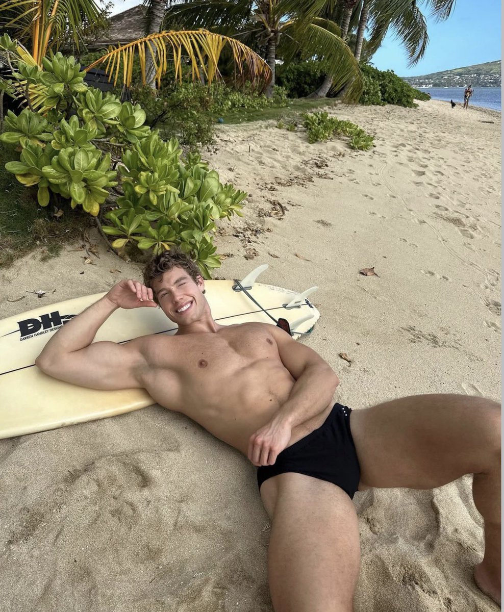 Derek Chadwick
#MenOfInstagram