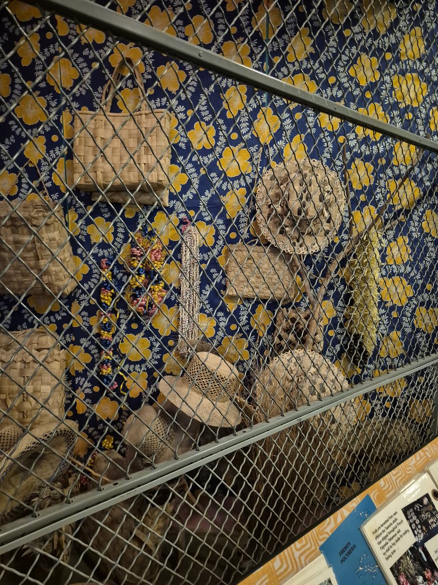 charringau61924's tweet image. immortal items we sell are #pandanus market baskets #Tahitians men woman and children them as handbags briefcases backpacks suitcases and basket sewing