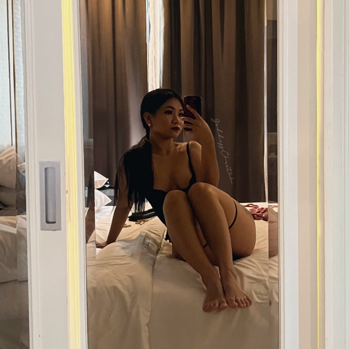 servecheetah's tweet photo. suck my toes🦶🏽 https://t.co/XtpTEYYBQL