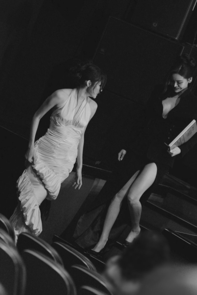 que foto perfeita 🤍🖤