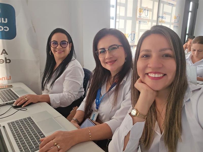 AndretolU's tweet photo. @ElOIRdelaRegion @UniversidadUNAD @JaimeLeal_ Desde el Centro La Plata de la Zona Sur,nuestro OIR de las Regiones reafirma el compromiso #VIDER #SISSU estrategias para potenciar el desarrollo rural y la inclusión en nuestra región y comunidad. ¡La transformación se construye desde el territorio!🌿
#DesarrolloRural #ZSur https://t.co/8aW617AAPj