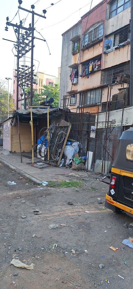 sameeriqbaal's tweet photo. T64147 raised in NOV 25 . Several complaints have been raised against this encroachment and the dangers it poses since its right next to to mseb tranformer.  His scrap lead to a major fire breakout and yet no action by @PMCPune. @JDhankikar @navalMH @MDNagpure @KausarBaugTimes https://t.co/FWrJqlxmba