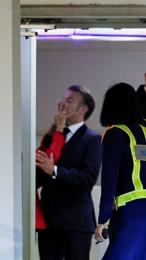 "Pour être libre, il faut être craint. Et pour être craint, il faut être puissant".
Emmanuel Macron.