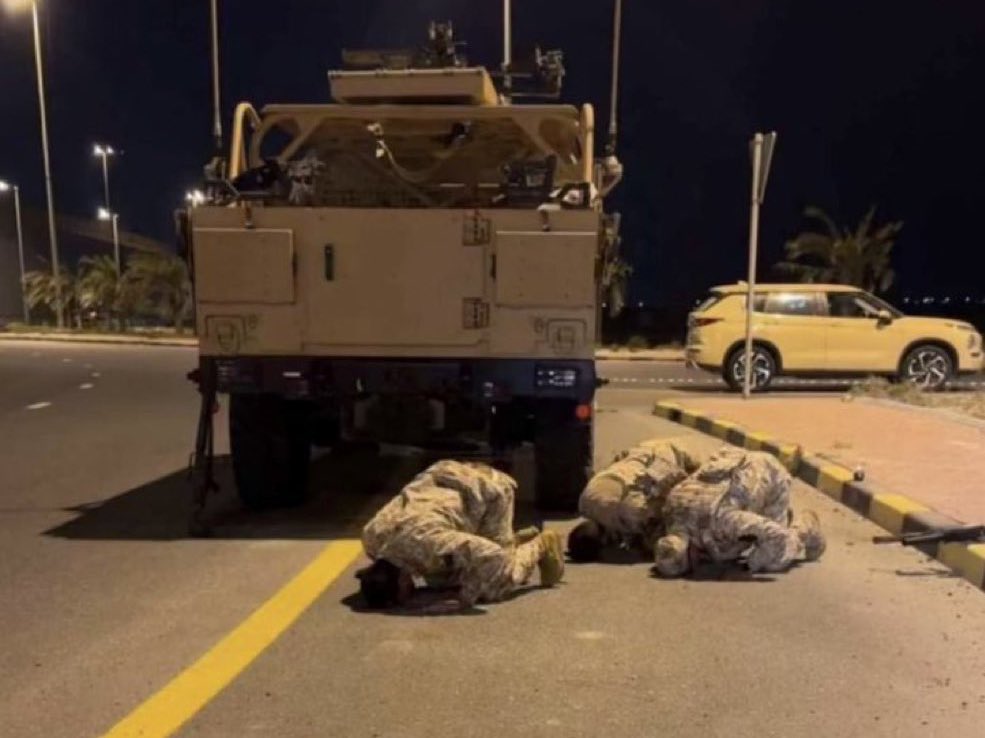 اللهُم احفظ جنودنا وانصرهم وسدّد رميهم ويسّر لهم في خطاهم يارب العالمين  🇰🇼