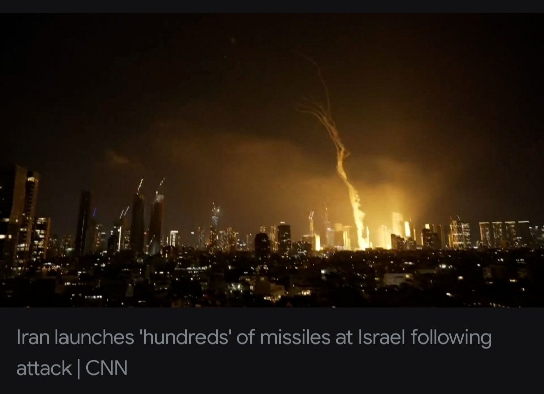 ah82113201's tweet photo. Iran has fired the hypersonic Fattah-2 missile. 🚨🚨🚨🚨🚨🚨
Nighttime missile trails and explosions over a city skyline (Tel Aviv area), dramatic fire and smoke from impacts – commonly associated with recent barrage reports. https://t.co/0CYuQrObmM