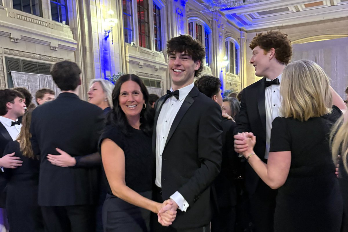 RockhurstHS's tweet photo. Union Station was rockin' last Sunday at the 2026 Mother Son Dinner Dance! More than 1,000 Hawklets and Rock Moms enjoyed a special evening together ("Mom Prom") that has been a Rockhurst High School tradition since 1987.
(1/3) https://t.co/ToYuohMhkE