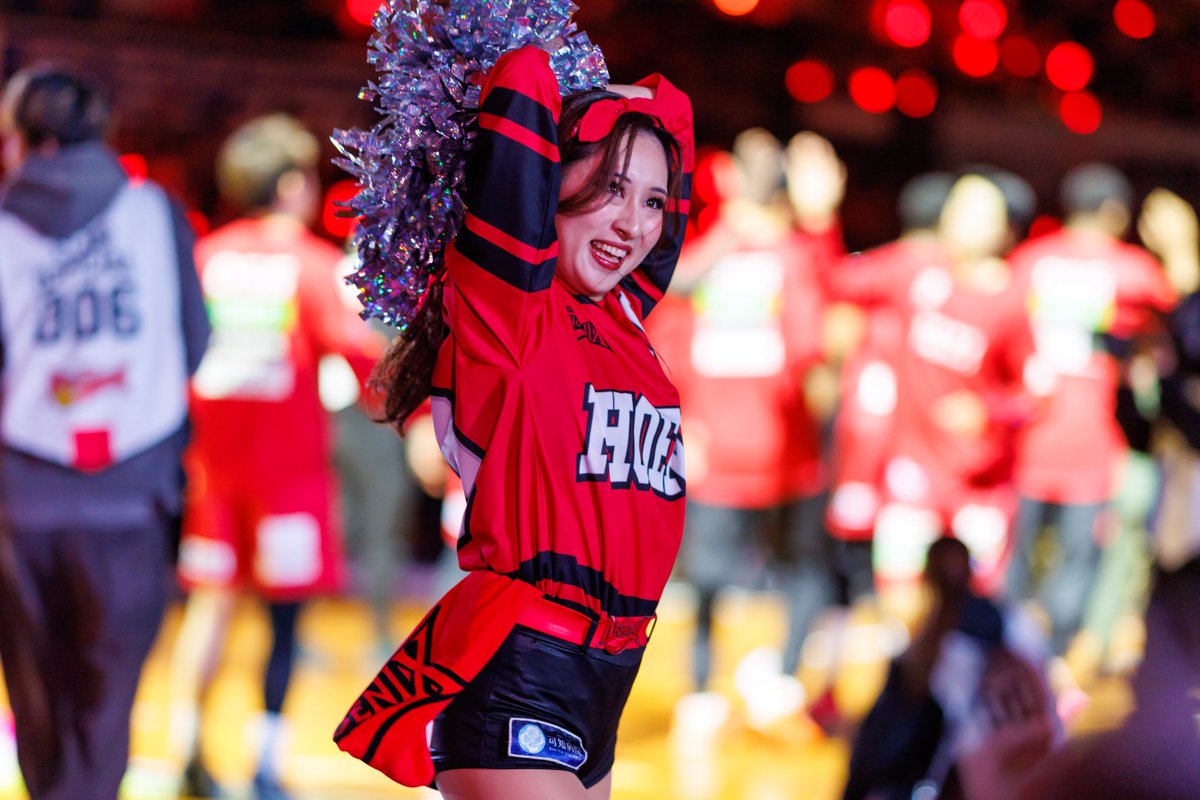 三遠ネオフェニックス 公式チアリーダー FIRE GIRLS