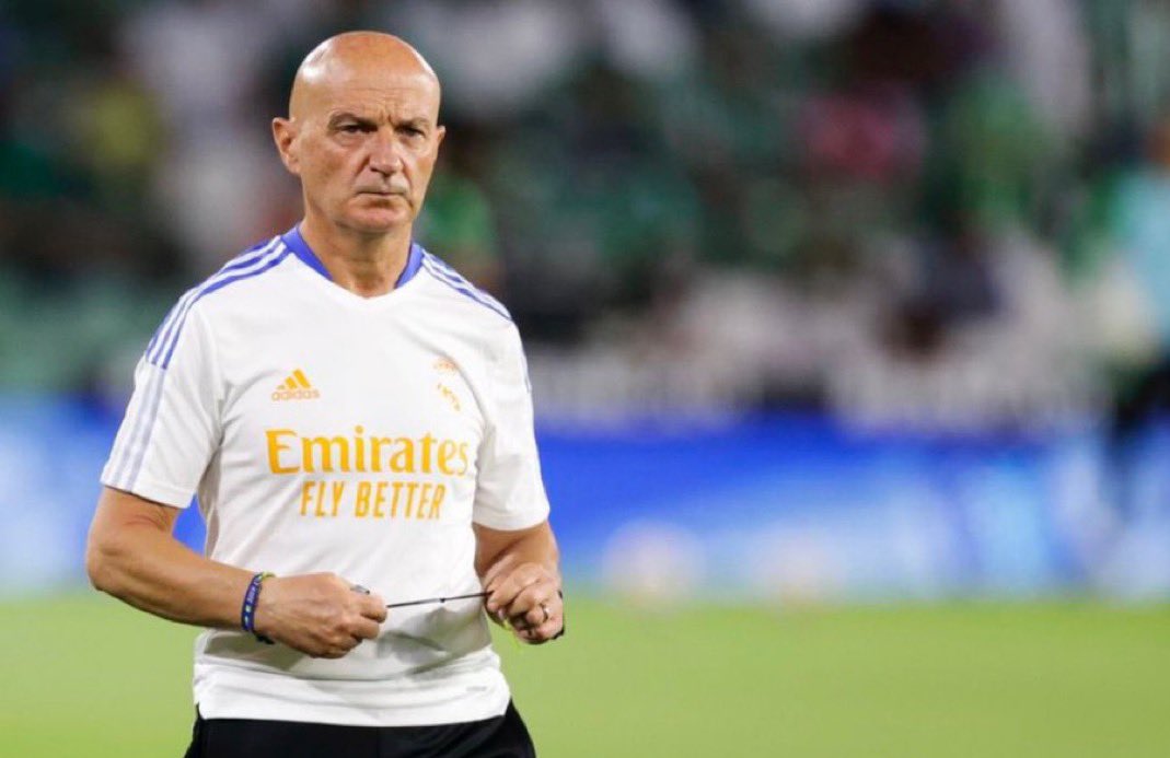 Twilight tweet media