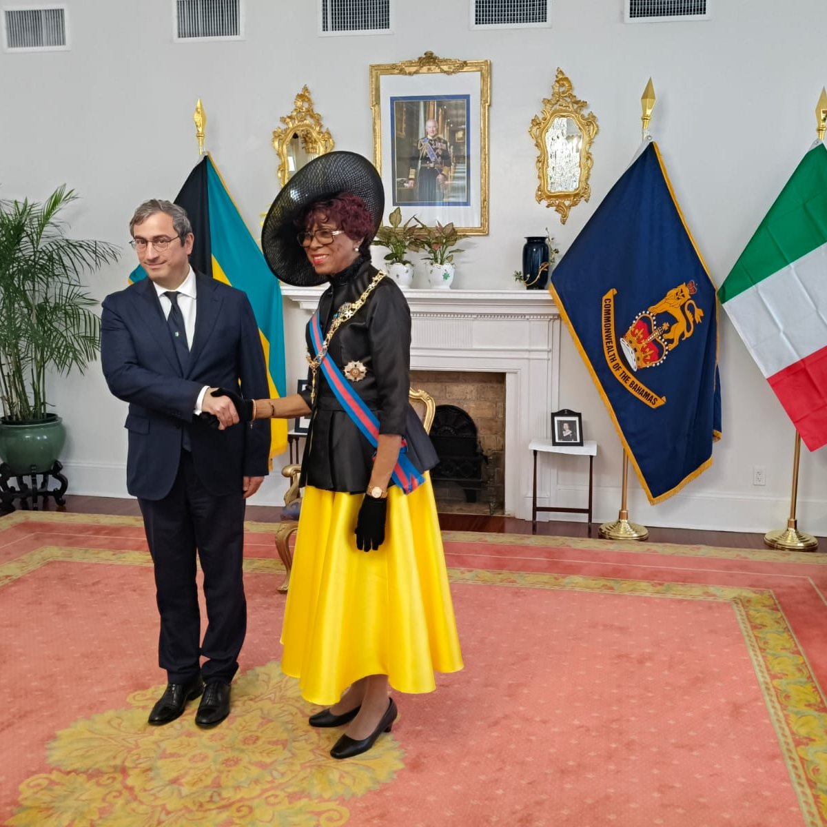MPeronaci's tweet photo. In The Bahamas to present my official letters of credentials to Governor General Dame Cynthia A. Pratt.
Italy-Bahamas relations are key in many sectors, from trade and investments, to cultural, scientific and academic exchanges, but also in terms of international security. https://t.co/sdIVAM1DYw
