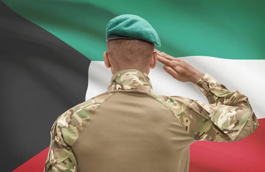 اليوم قبل الفطور كان ولدي الله يحفظه معاي بالسيارة وقت صافرة الإنذار، ترك التلفون وبدأ يراقب السماء، قلتله لا تخاف الله حافظنا، قالي مو خايف الله معانا وجيشنا قوي
إلى رجالنا الأبطال لقد دخلتم قلوبنا وحزتم على ثقتنا فأنتم من بعد الله سندنا
أنتم أبطال حتى بعيون أطفالنا
حفظكم الله🇰🇼