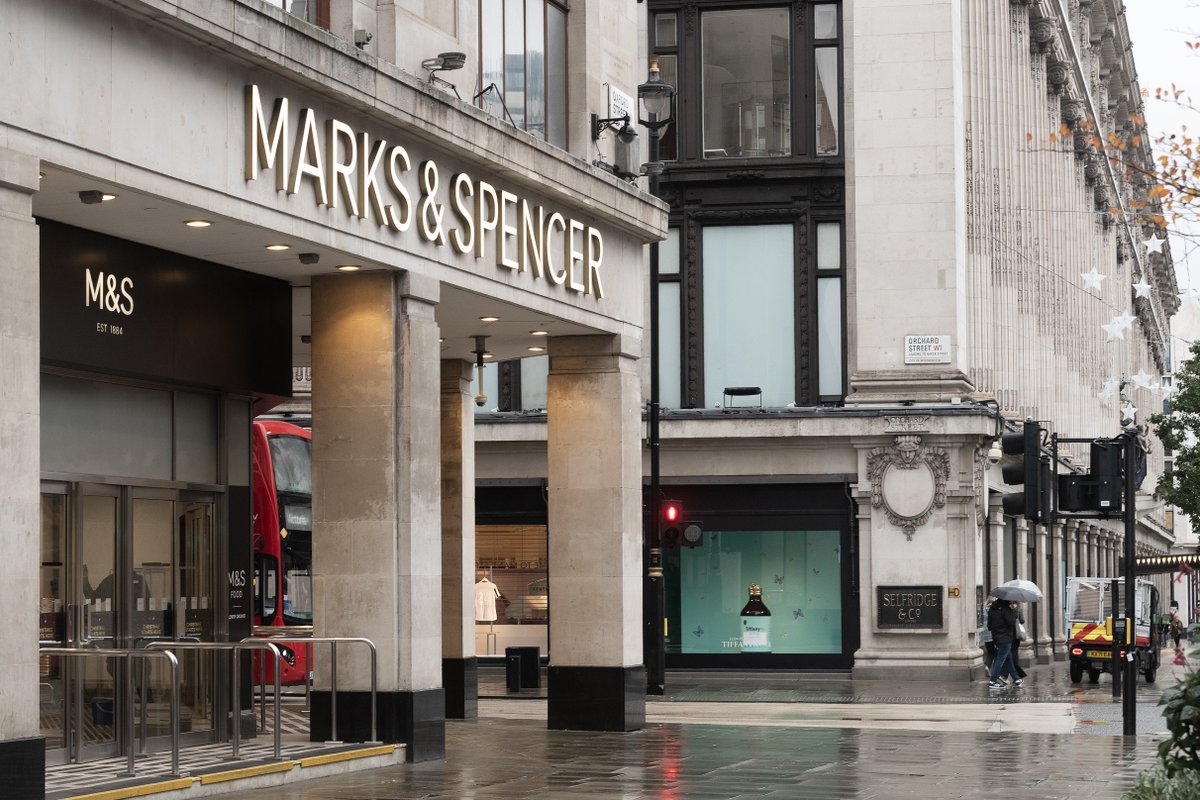 Mirror Weird News tweet media