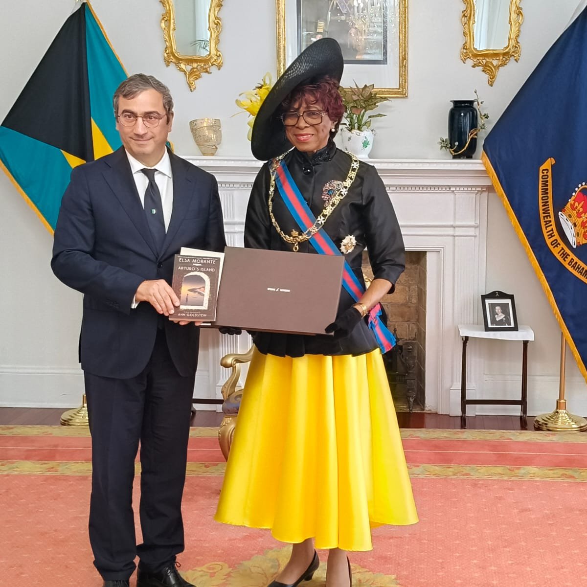 MPeronaci's tweet photo. In The Bahamas to present my official letters of credentials to Governor General Dame Cynthia A. Pratt.
Italy-Bahamas relations are key in many sectors, from trade and investments, to cultural, scientific and academic exchanges, but also in terms of international security. https://t.co/sdIVAM1DYw