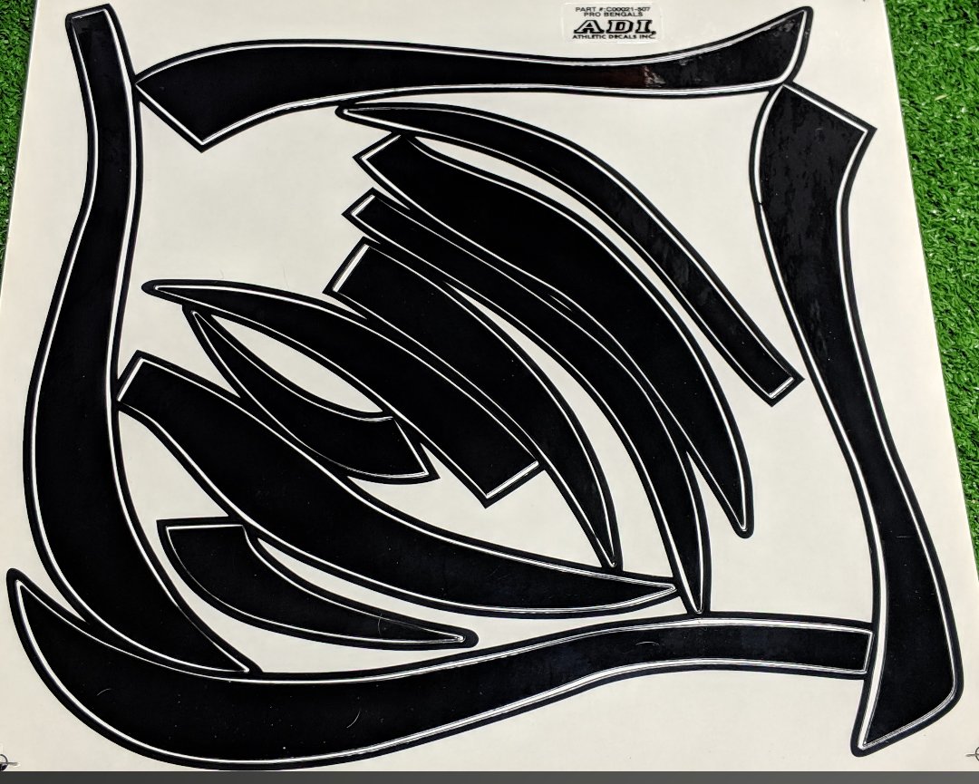 𝙃𝙚𝙡𝙢𝙚𝙩 𝘼𝙙𝙙𝙞𝙘𝙩 tweet media