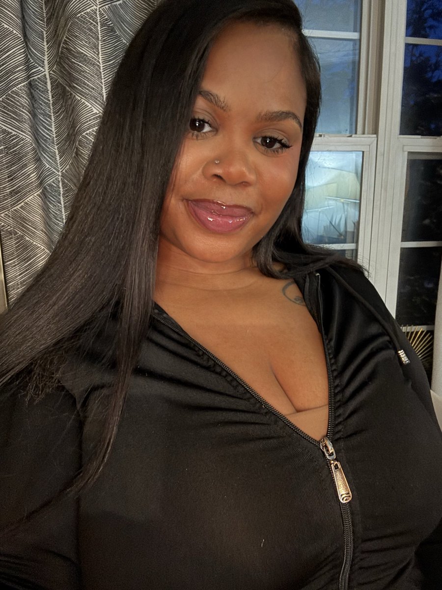 dyke dinner. tweet media